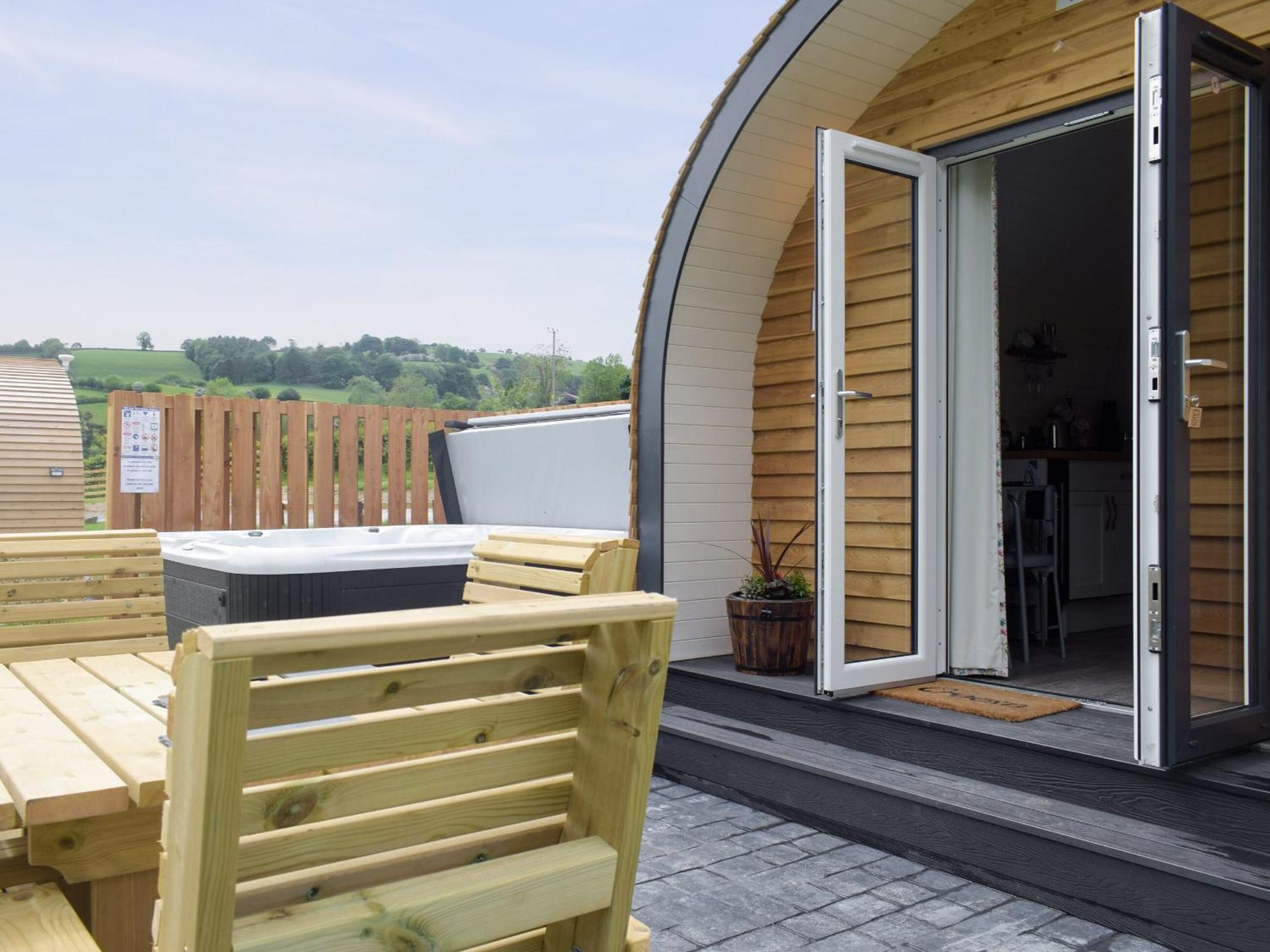 Cain Pod Vip Villa Llanfyllin Exterior photo