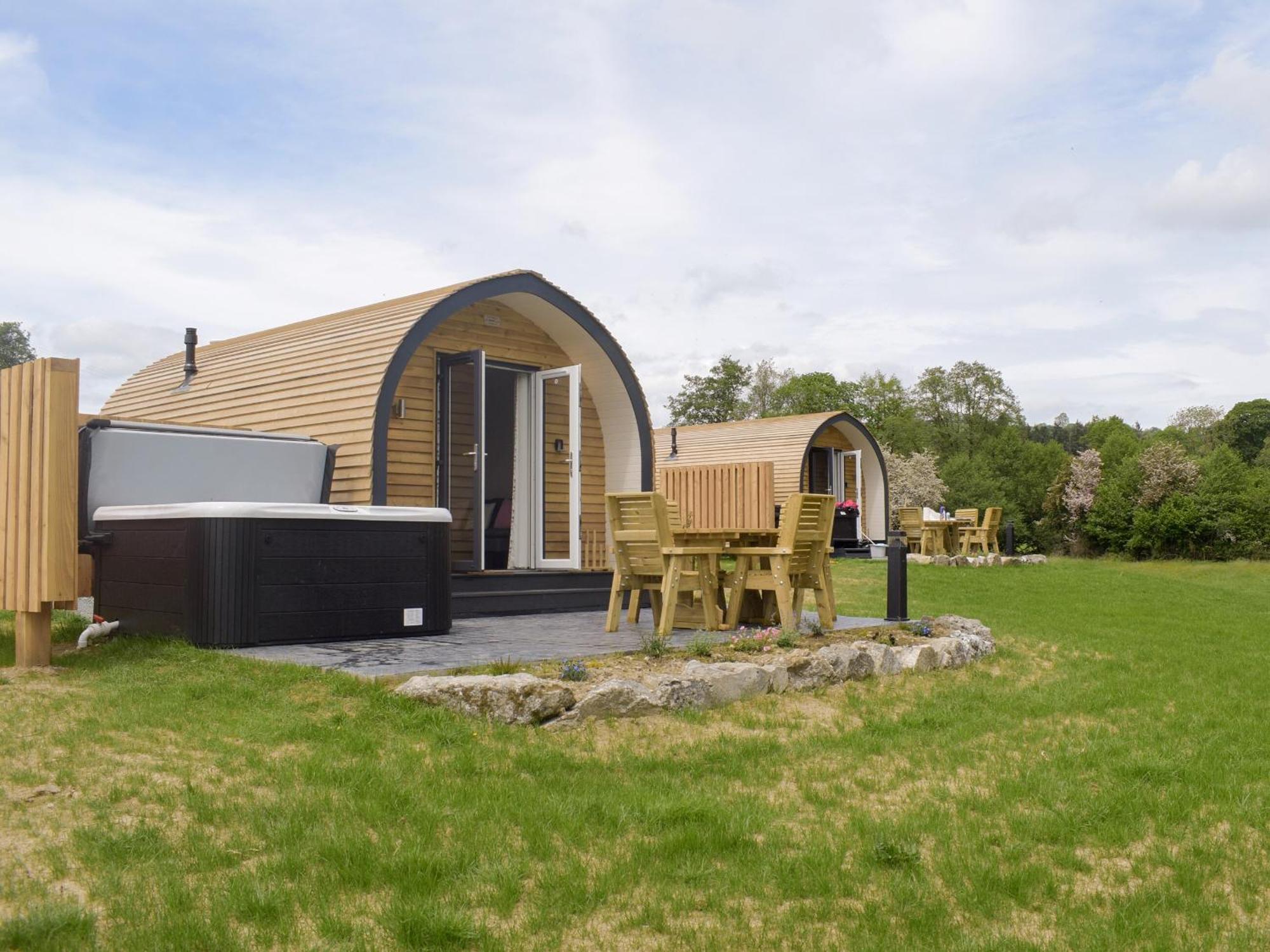 Cain Pod Vip Villa Llanfyllin Exterior photo
